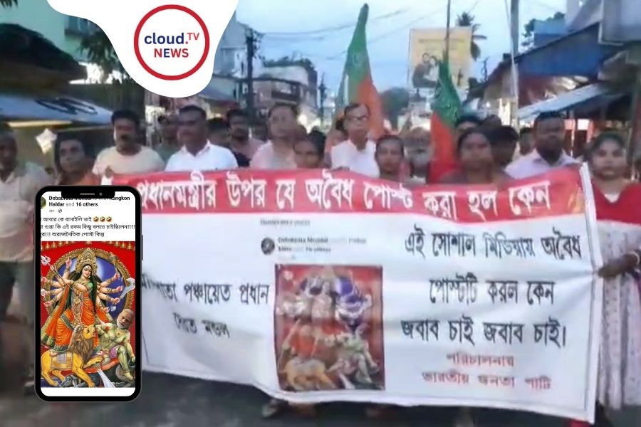 বাগদায় দুর্গার ছবি বিতর্ক: মোদির মুখ বসানোয় উত্তেজনা, বিজেপির বিক্ষোভ ও প্রধানের দাবি