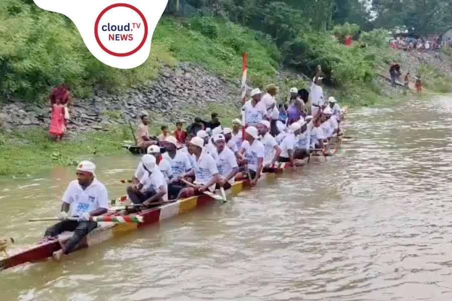 মালদার বামনগোলায় ঐতিহ্যবাহী নৌকা বাইচ | ভিড় জমল টাঙ্গন নদীর পাড়ে