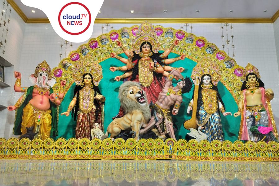 আজাদগড় সংঘ ভারতী: সাদামাটা দুর্গাপুজোয় পাড়ার আত্মিক মিলন