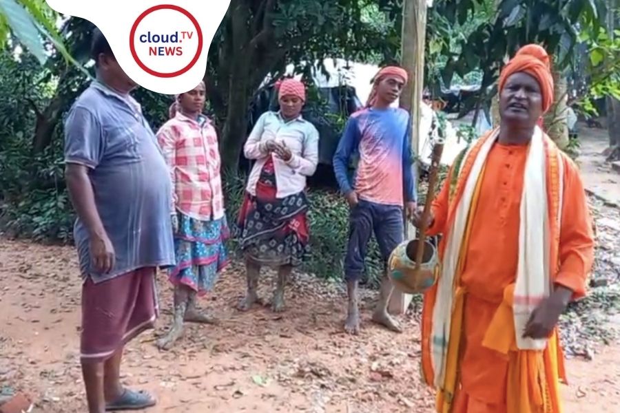 রামপুরহাটে স্বপন বাউল-এর প্রতিবাদ: আদিবাসী নাবালিকার হত্যায় ফাঁসির দাবি