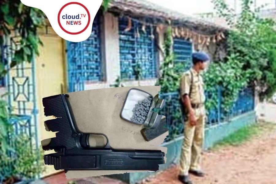 কালীঘাটে মুখ্যমন্ত্রীর বাড়িতে পিস্তলসহ প্রবেশের চেষ্টা, গ্রেফতার শিক্ষক