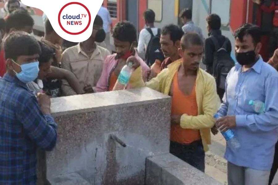 প্ল্যাটফর্মে দাঁত ব্রাশ বা বাসন ধোয়া বন্ধ! রেল স্টেশনে ₹৫০০ জরিমানা চালু