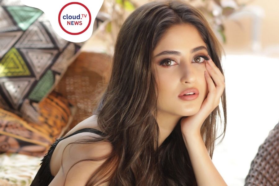 শ্রীদেবীর “তৃতীয় মেয়ে” ! চেনেন এই পাকিস্তানি অভিনেত্রীকে