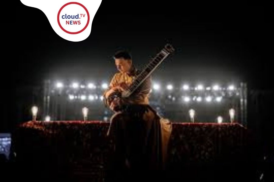 কলকাতায় সেতারের মায়াজাল, আশা ভোঁসলেকে শ্রদ্ধা জানালেন রিষভ রিখিরাম শর্মা