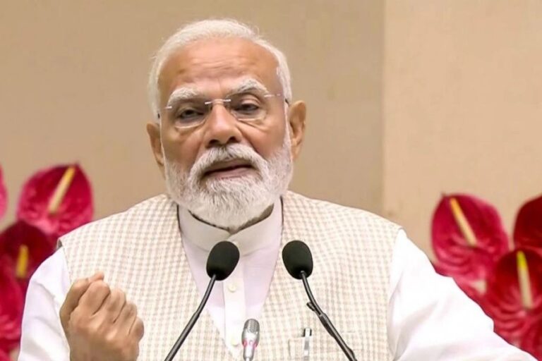 রাত ৮:৩০-এ দেশকে উদ্দেশ্য করে ভাষণ দেবেন Narendra Modi: কী বার্তা দেবেন প্রধানমন্ত্রী, দেশজুড়ে জল্পনা তুঙ্গে