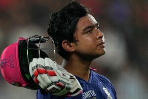 ইডেনে হারের পর চোখে জল! ভেঙে পড়লেন Vaibhav Sooryavanshi, আবেগঘন মুহূর্ত ভাইরাল