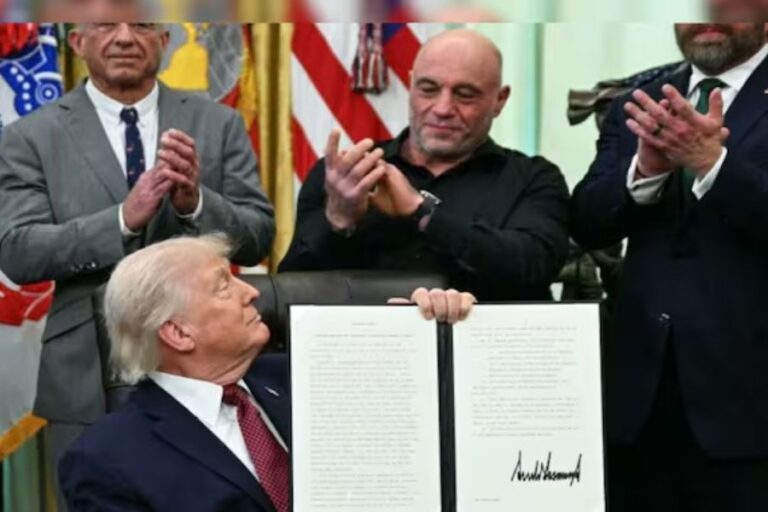 ইরান বিতর্কে ফাটল, এবার ‘রোগান কার্ড’ খেলছেন ট্রাম্প! সাইকেডেলিকস নিয়ে নতুন রাজনৈতিক চাল