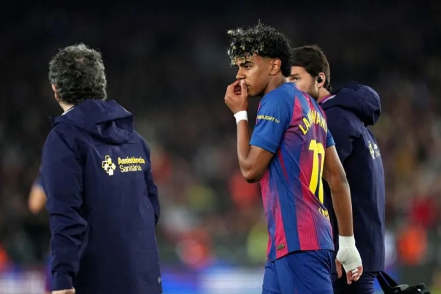 চোটেও থামেননি ইয়ামাল! লা লিগার এপ্রিলের সেরা ফুটবলার—নতুন ইতিহাস বার্সা তারকার