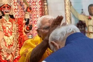 ঠনঠনিয়া কালীমন্দিরে পুজো দিয়ে রোড শো শুরু মোদীর! উত্তর কলকাতায় জনসমুদ্র