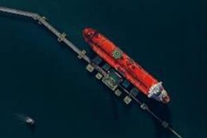 ইরানের তেল সংকট চরমে! মার্কিন অবরোধে হরমুজ প্রণালী বন্ধ, বিশ্ব জ্বালানি বাজারে বড় ধাক্কা