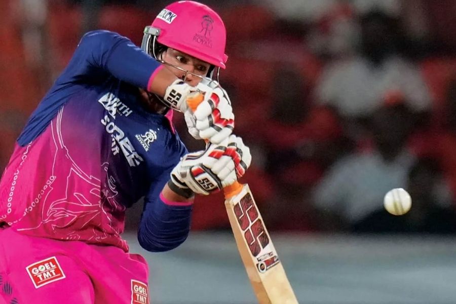 ‘ব্যাটে কি AI চিপ?’ সূর্যবংশীর বিস্ময়কর পারফরম্যান্সে চমক পাকিস্তানি উপস্থাপকের